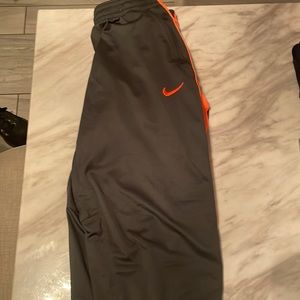 Nike dey fit joggers - SIZE M - NWOT